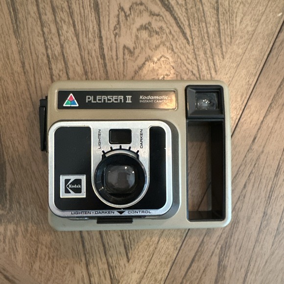 Vintage Kodak Pleaser Trimprint Instant Film Camera  *UNTESTED* comes w/ battery - Picture 1 of 7